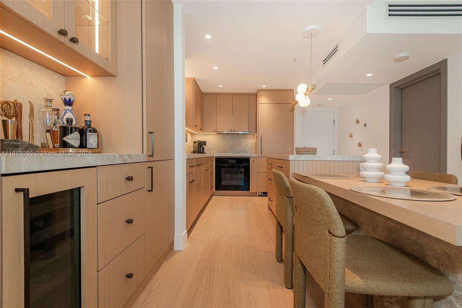 Roney Palace Unit #1527 | Picture 26