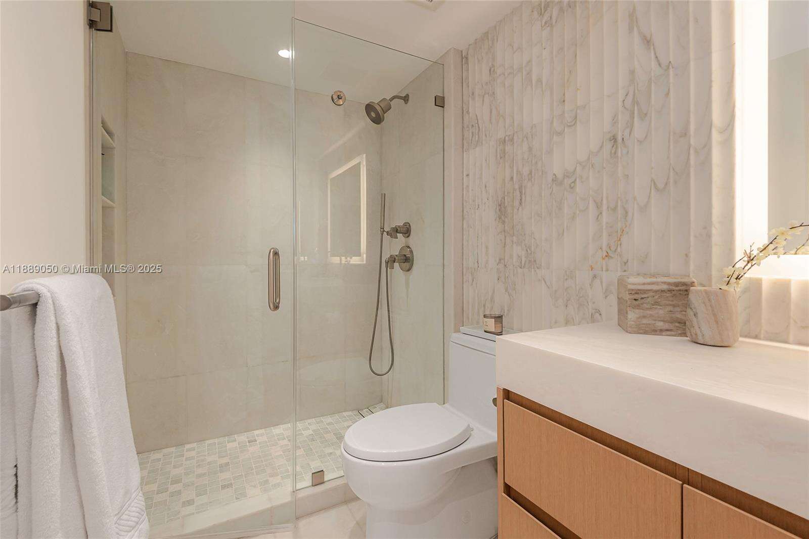 Roney Palace Unit #1527 | Picture 28