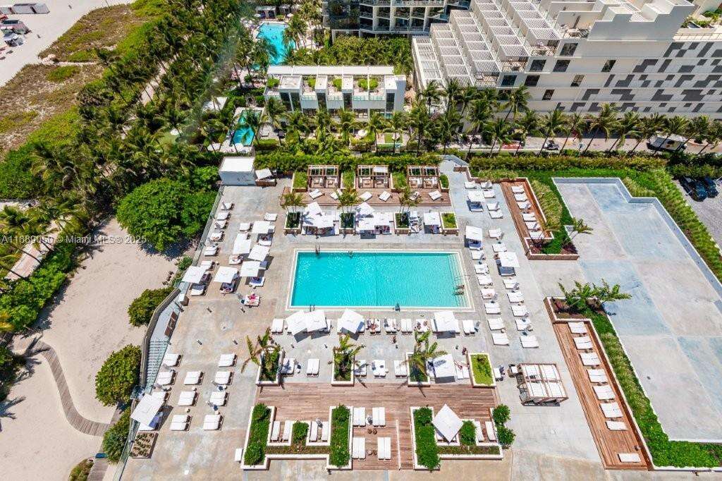 Roney Palace Unit #1527 | Picture 35