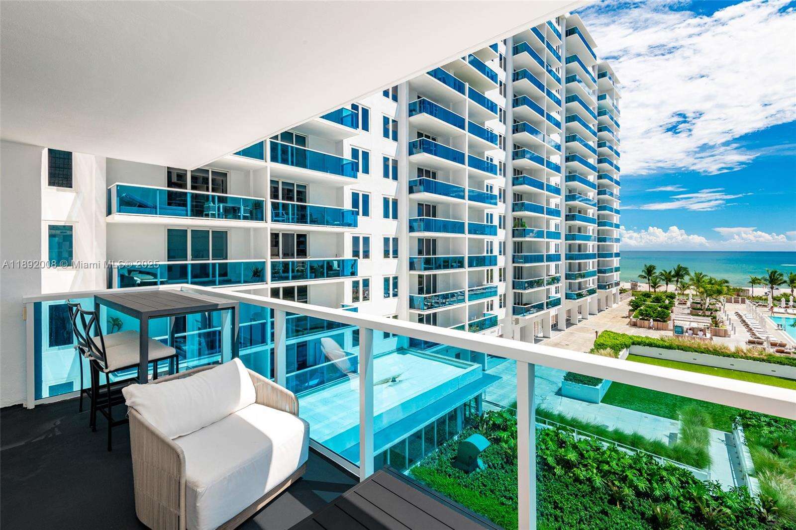 Roney Palace Unit #541 | Picture 2