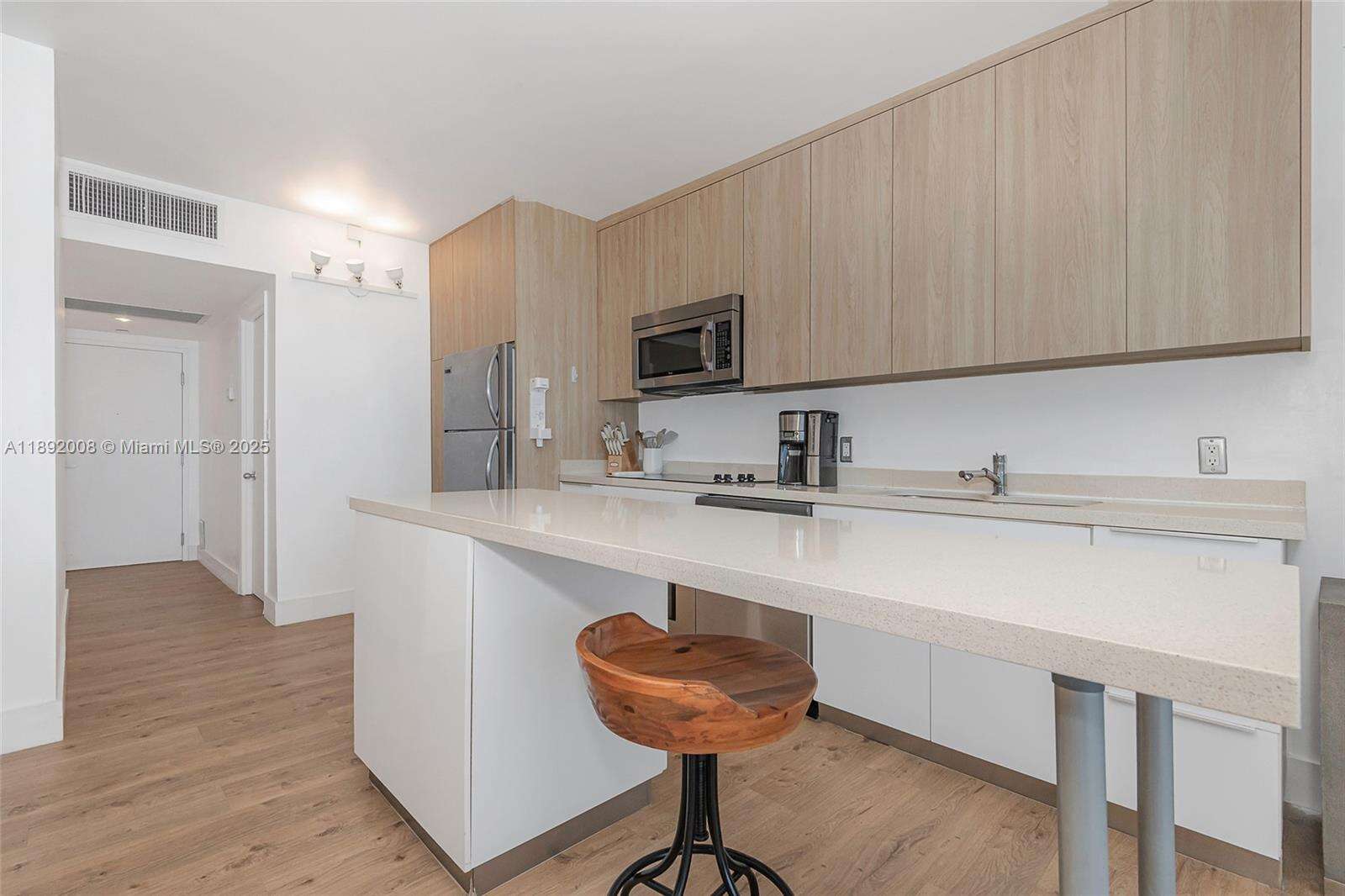 Roney Palace Unit #541 | Picture 12