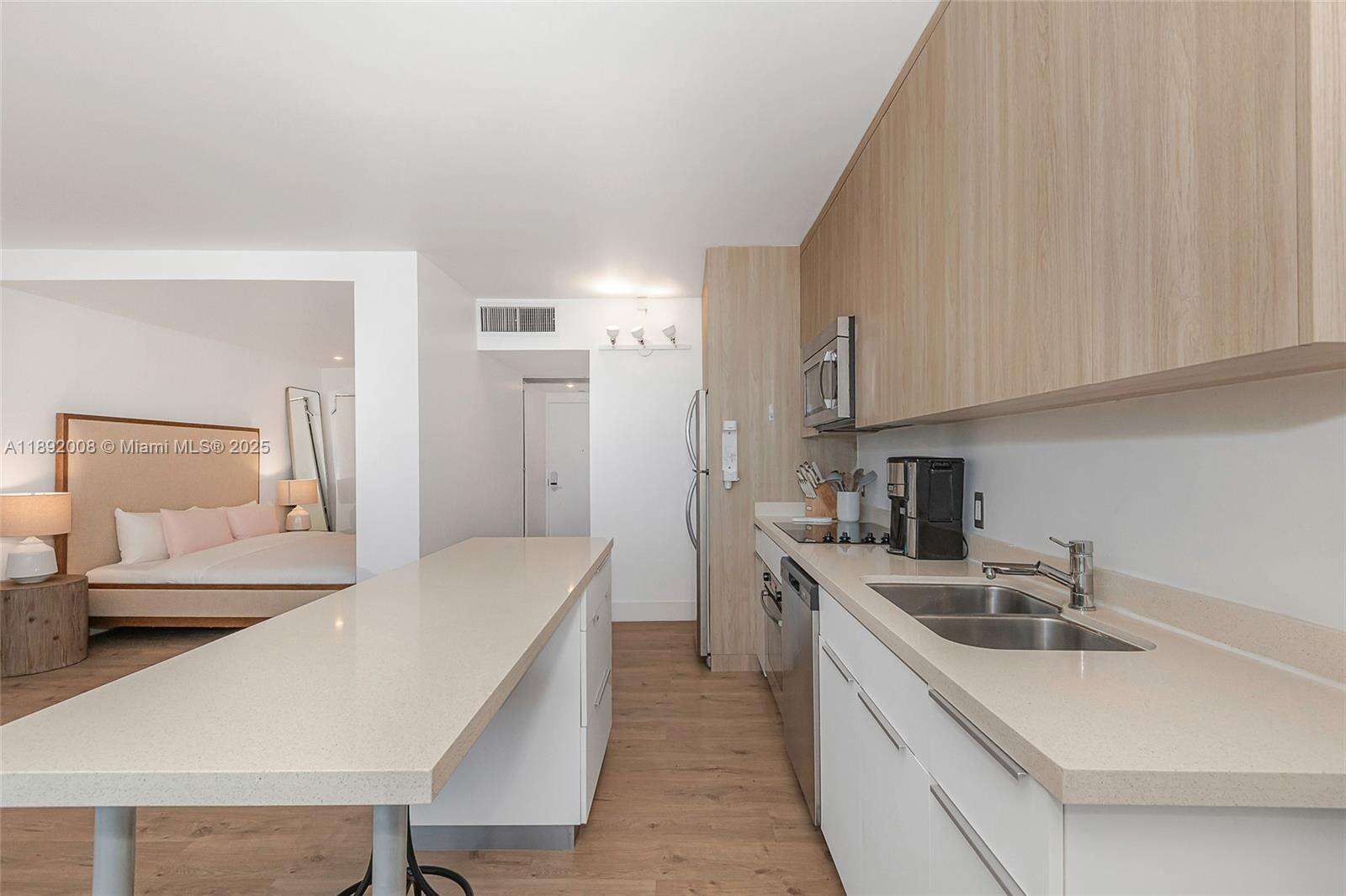 Roney Palace Unit #541 | Picture 13