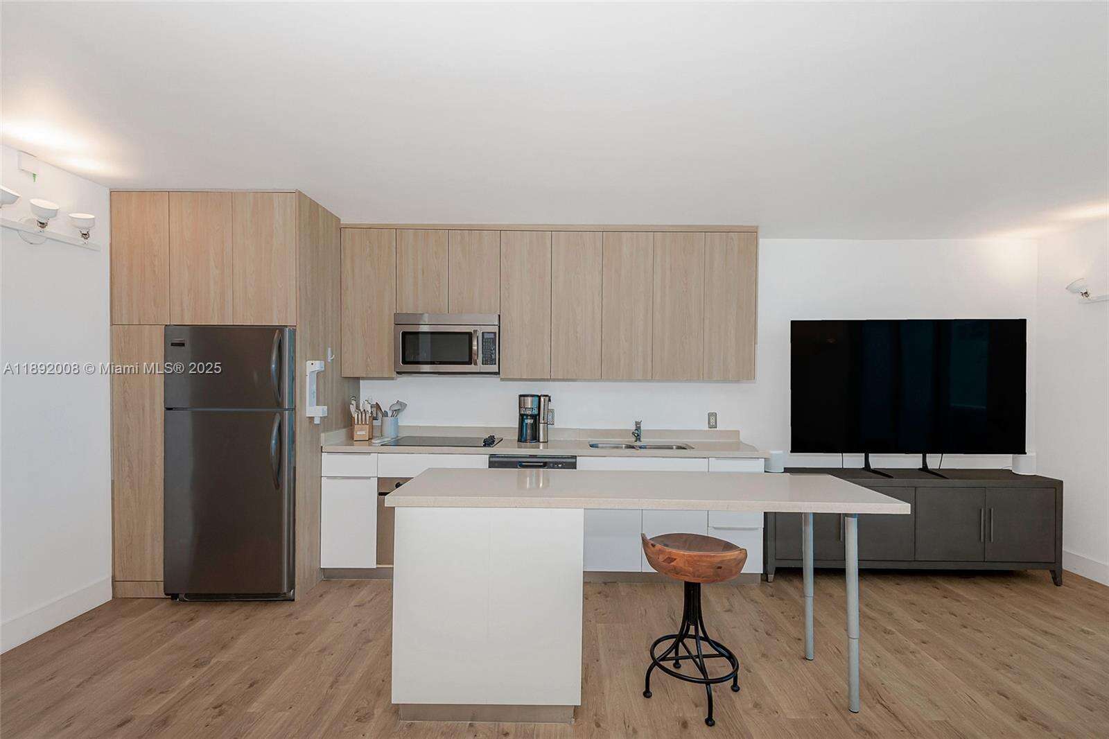 Roney Palace Unit #541 | Picture 15