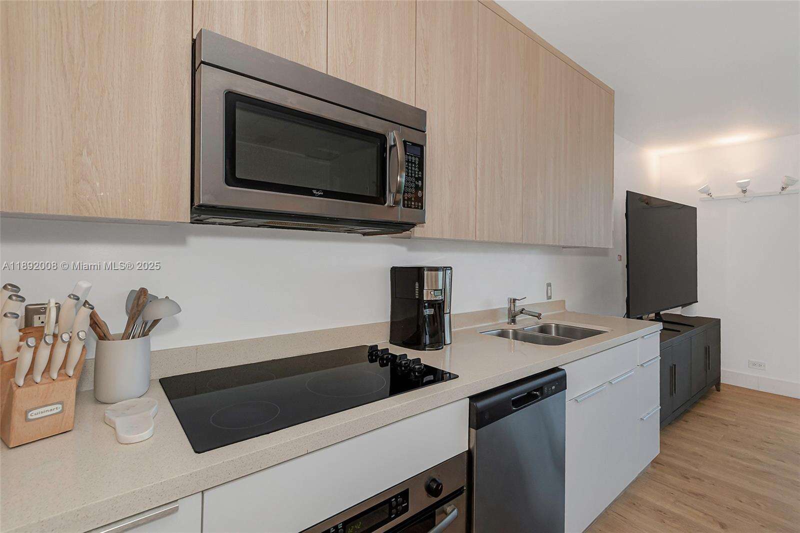 Roney Palace Unit #541 | Picture 18