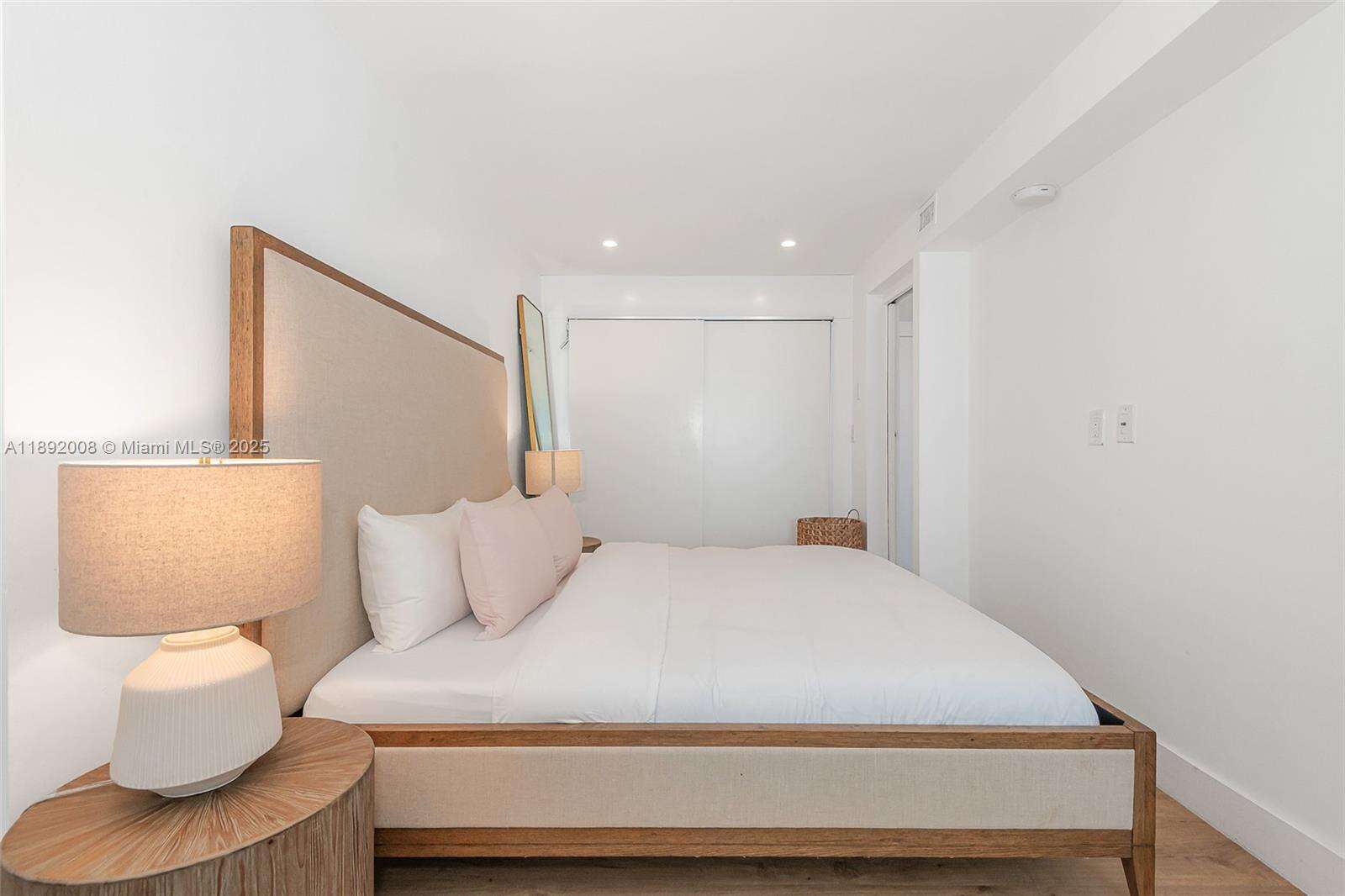 Roney Palace Unit #541 | Picture 21