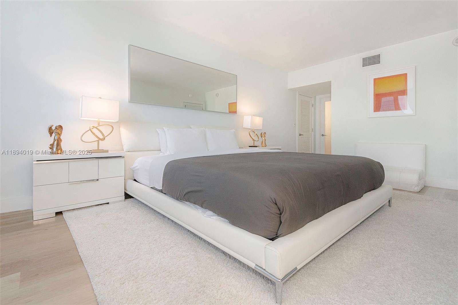 Roney Palace Unit #1505 | Picture 29