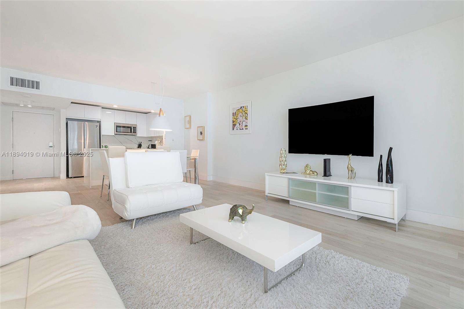 Roney Palace Unit #1505 | Picture 7