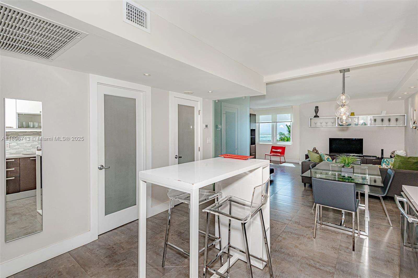 Roney Palace Unit #723 | Picture 2