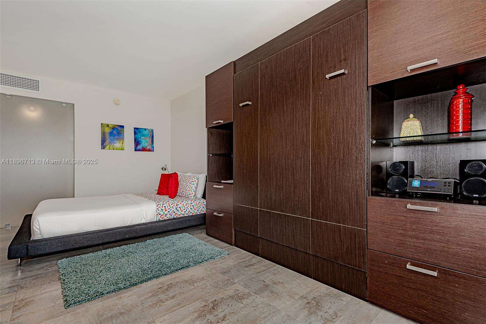 Roney Palace Unit #723 | Picture 13