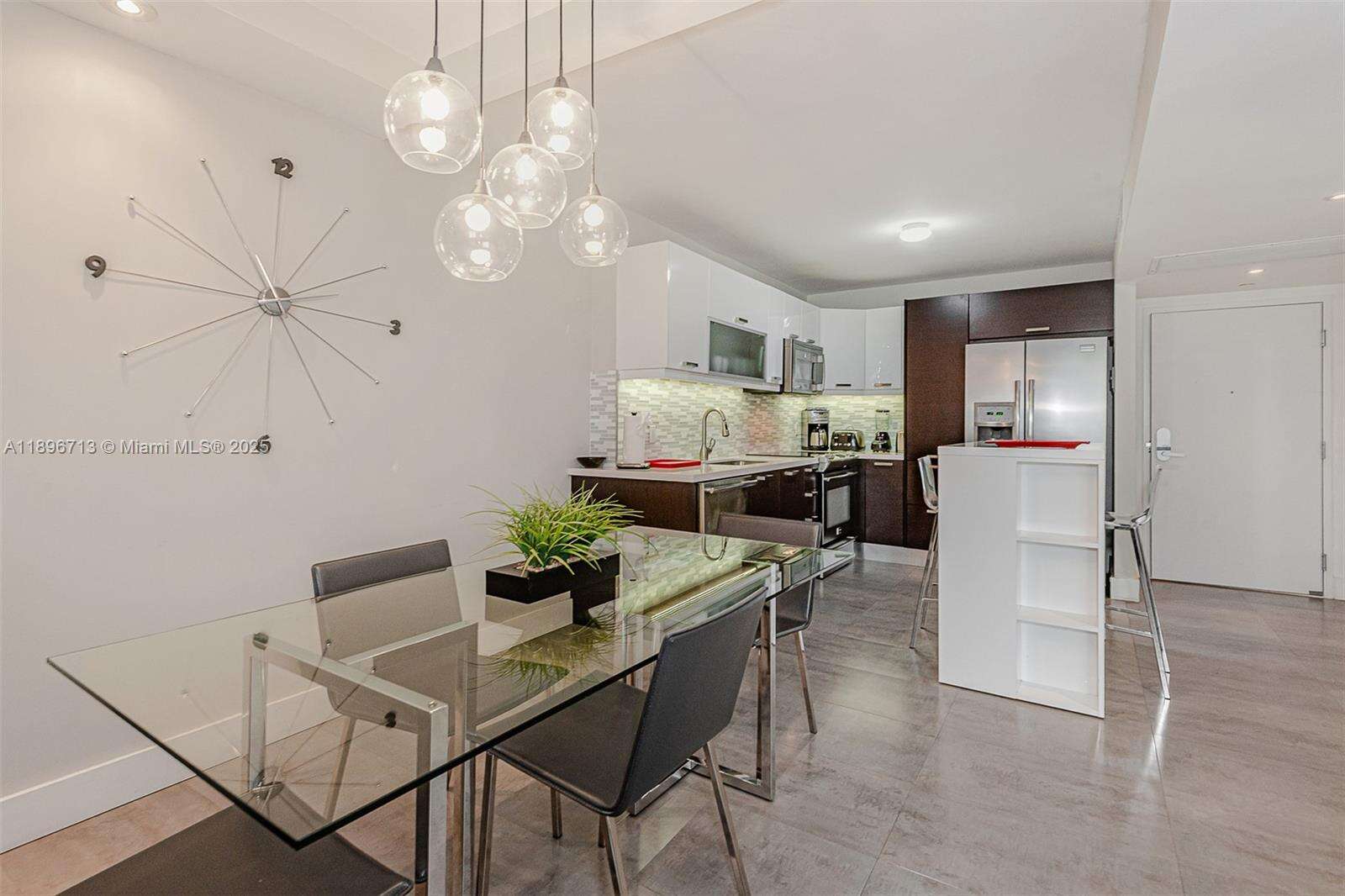 Roney Palace Unit #723 | Picture 15