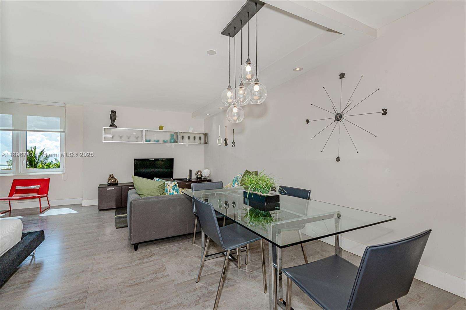 Roney Palace Unit #723 | Picture 3