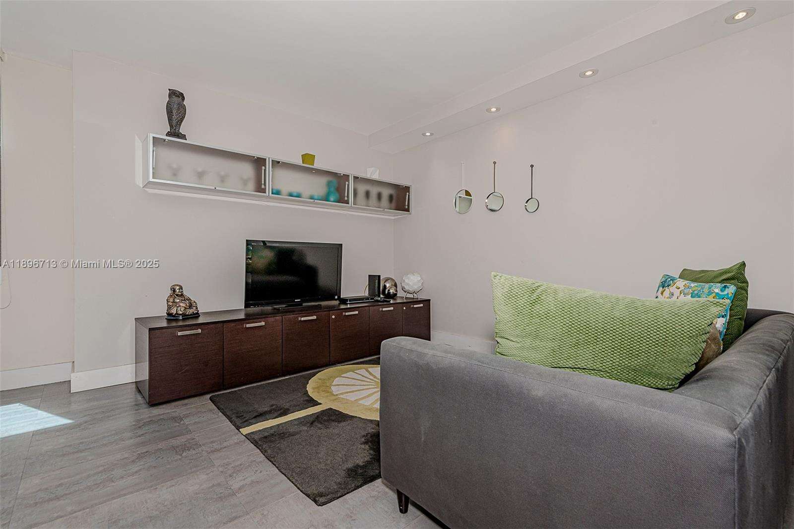 Roney Palace Unit #723 | Picture 6