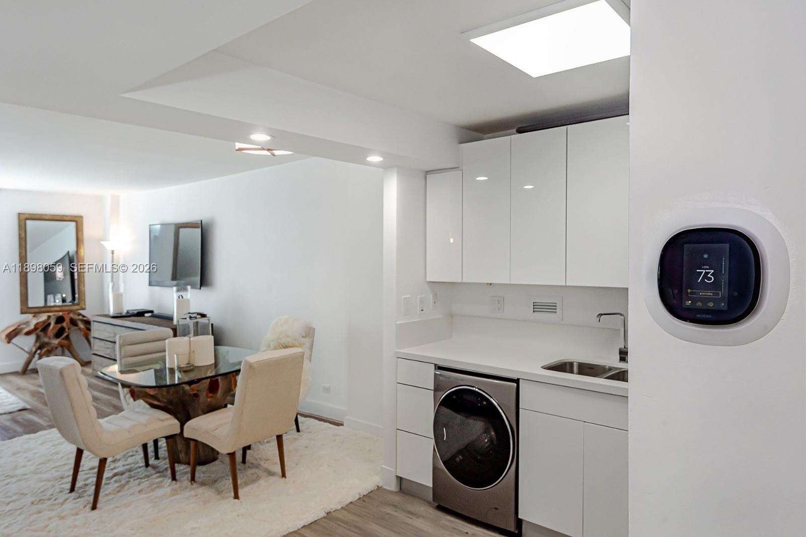 Roney Palace Unit #843 | Picture 8