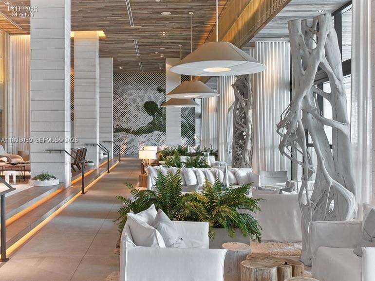 Roney Palace Unit #843 | Picture 10