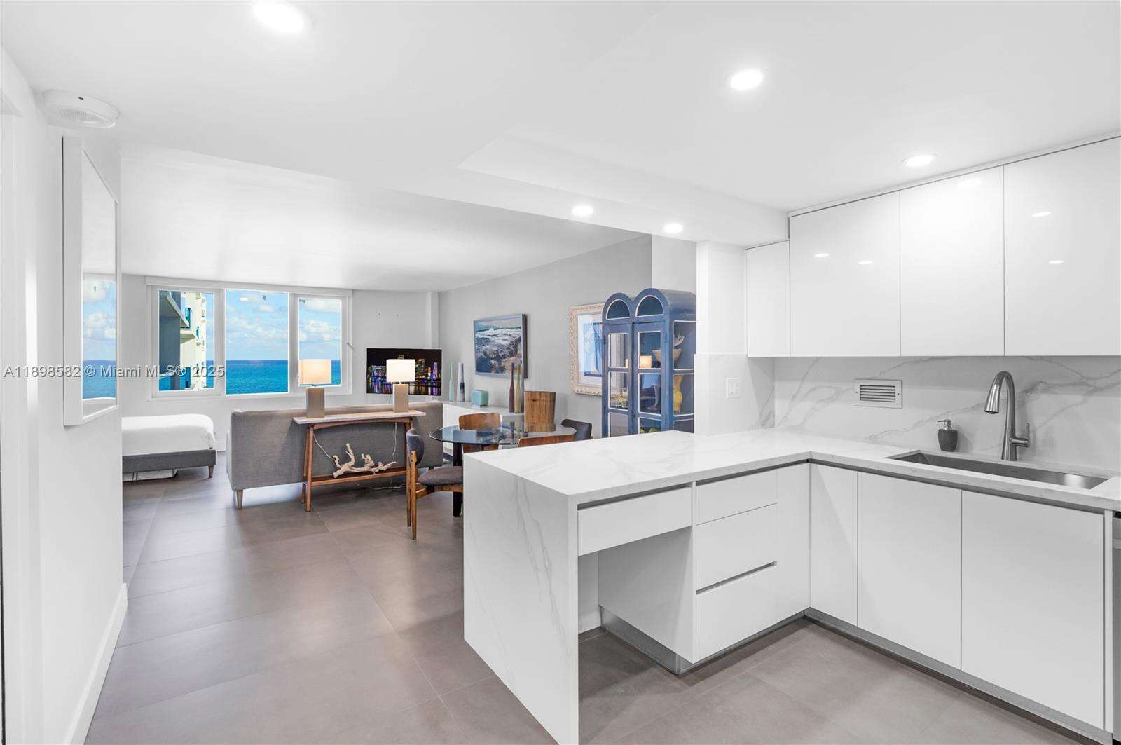 Roney Palace For Rent | Unit #1543