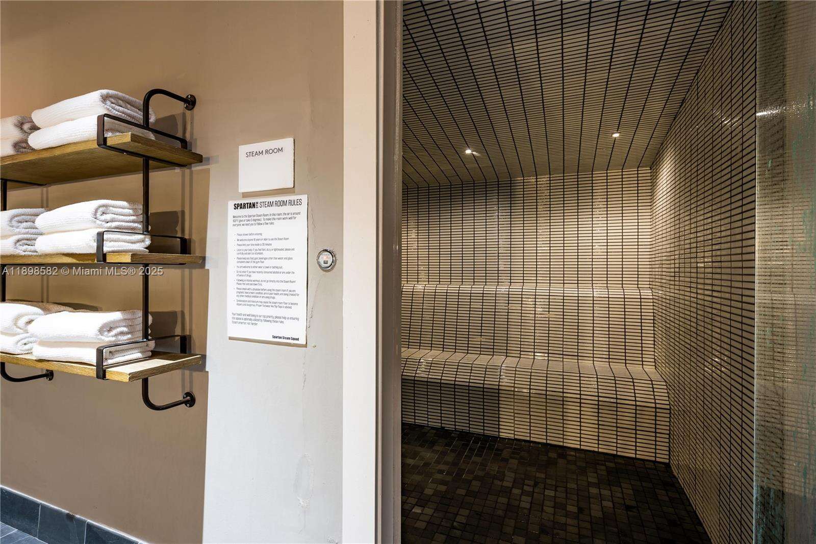 Roney Palace Unit #1543 | Picture 23