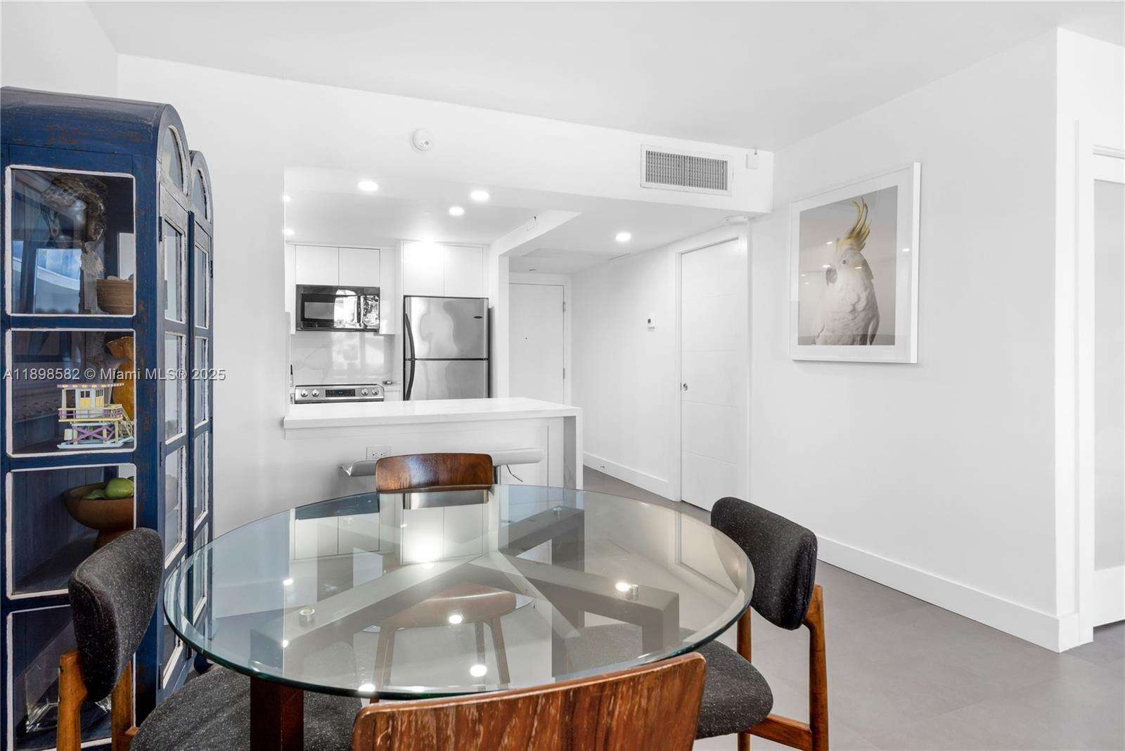 Roney Palace Unit #1543 | Picture 7