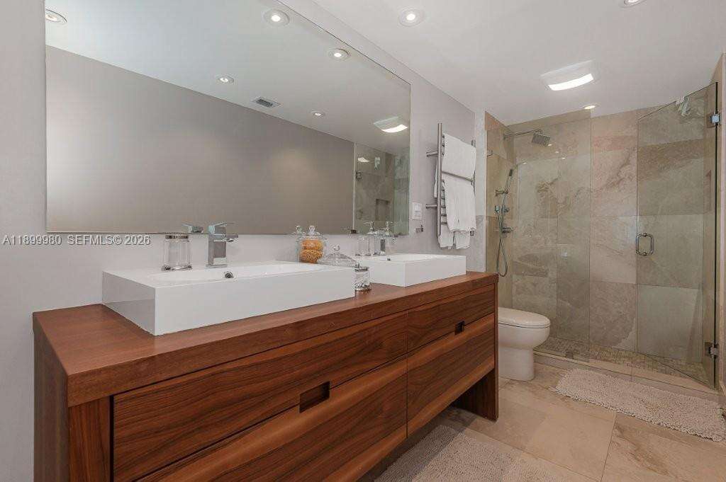 Roney Palace Unit #738 | Picture 11