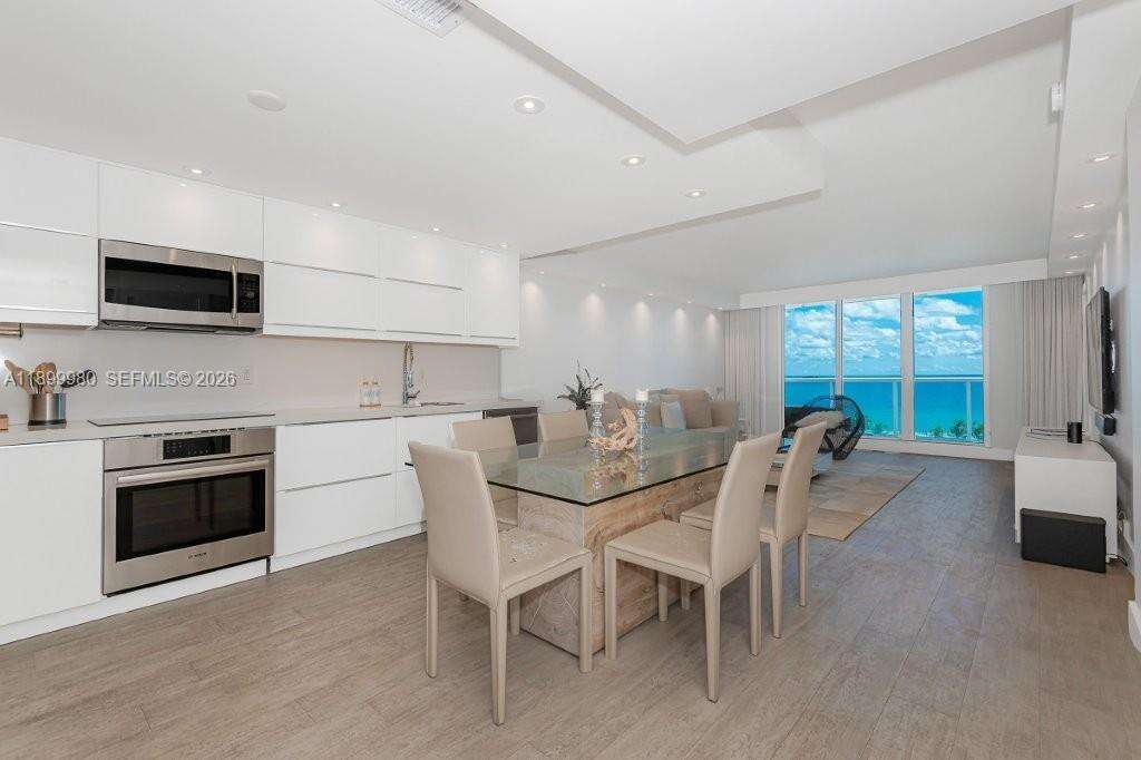 Roney Palace Unit #738 | Picture 4