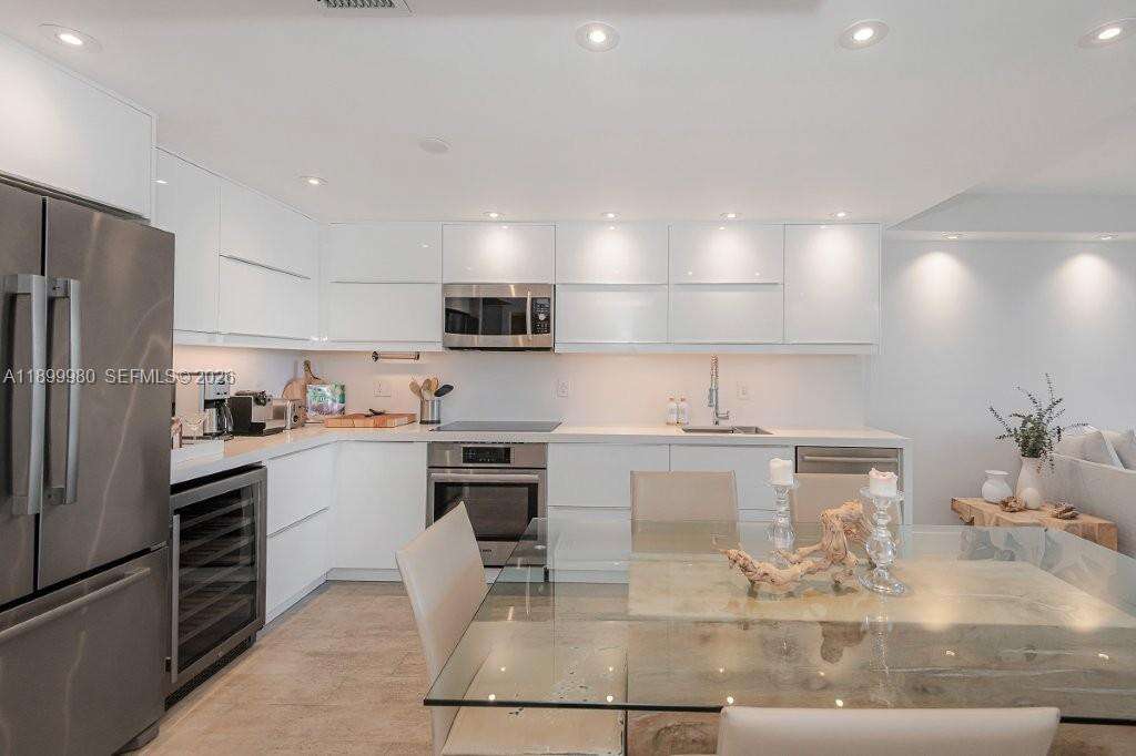 Roney Palace Unit #738 | Picture 5