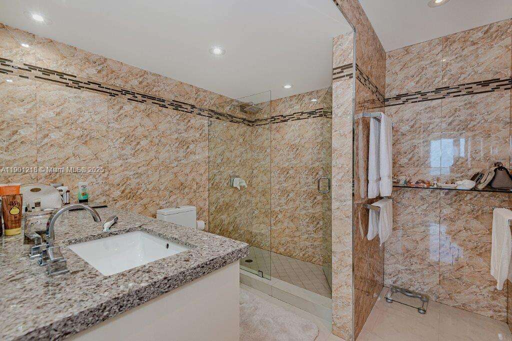 Roney Palace Unit #1210 | Picture 19