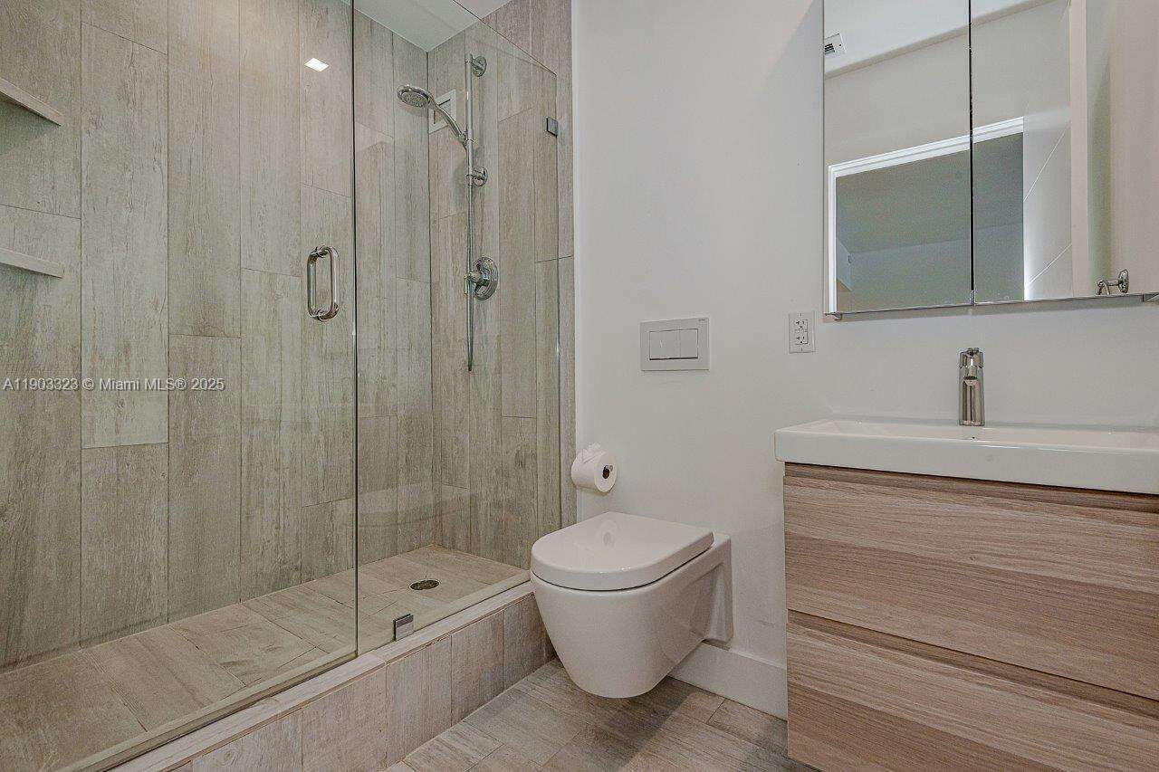 Roney Palace Unit #PH21 | Picture 22