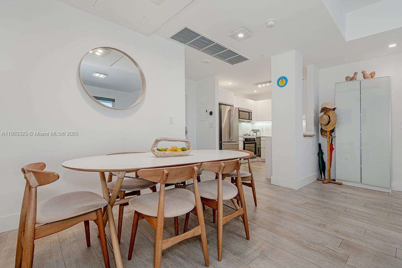 Roney Palace Unit #PH21 | Picture 6