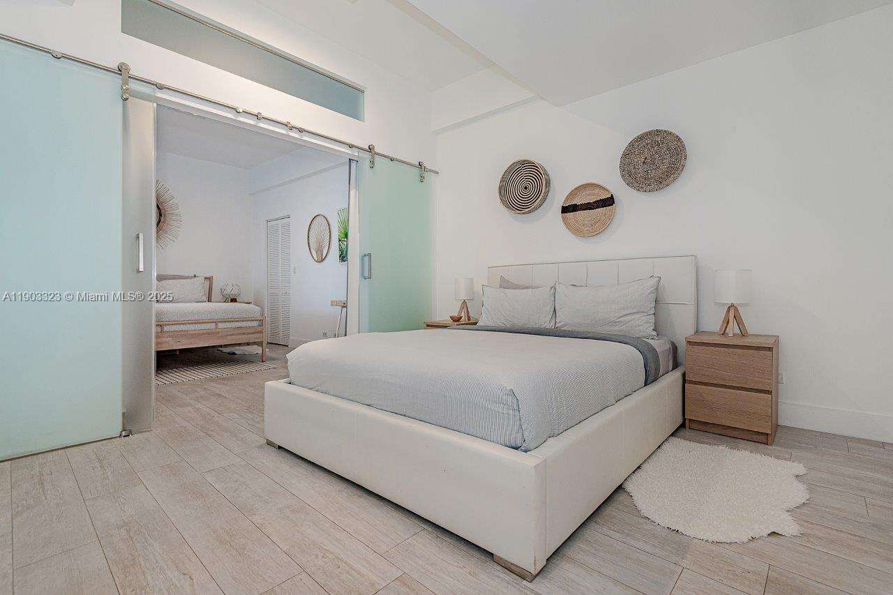 Roney Palace Unit #PH21 | Picture 10