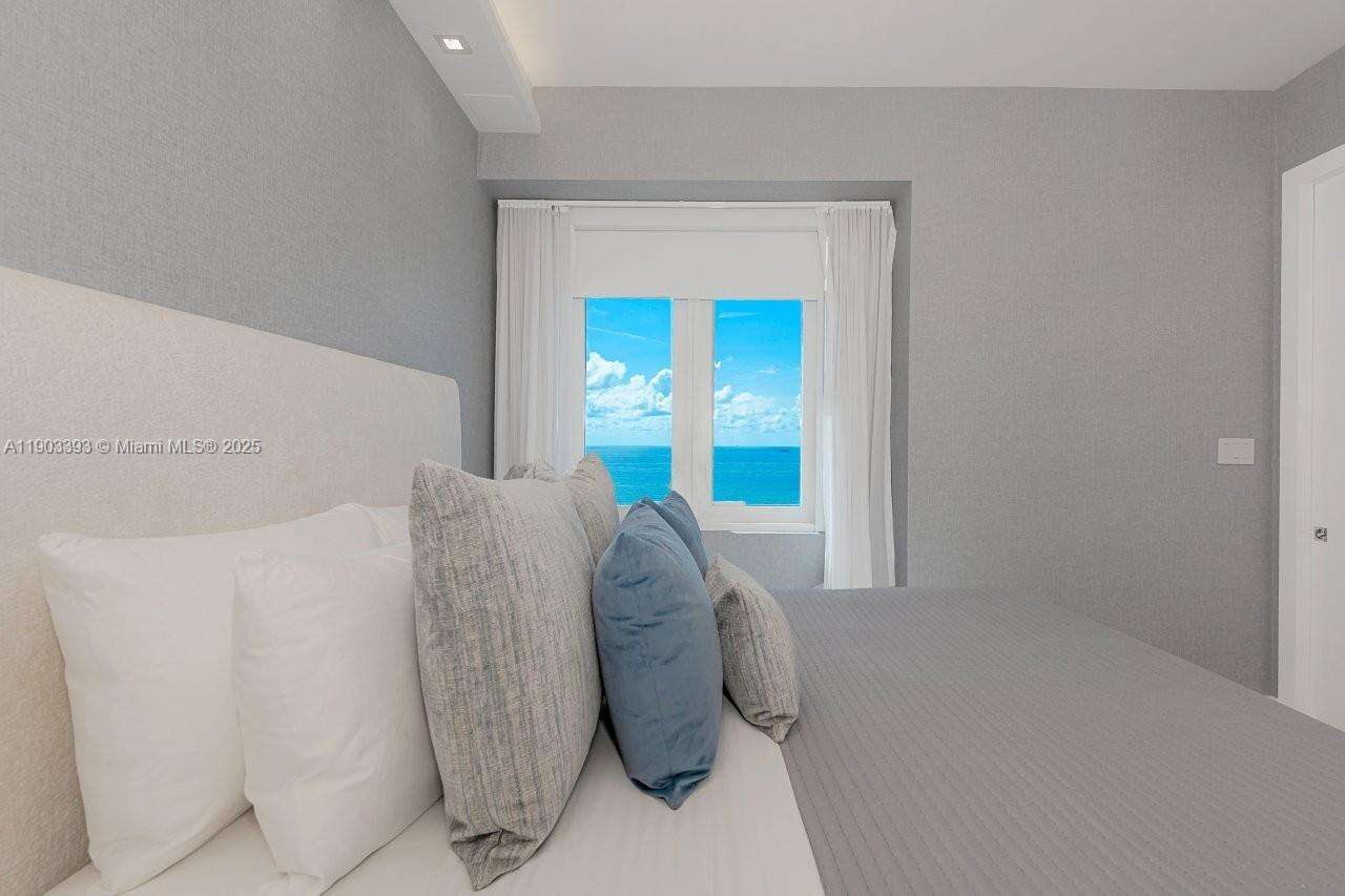 Roney Palace Unit #PH20 | Picture 18