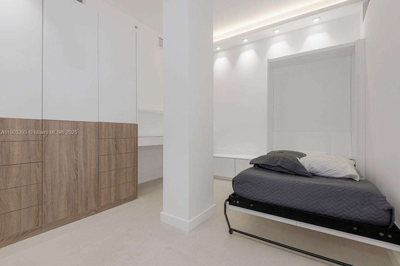 Roney Palace Unit #PH20 | Picture 22