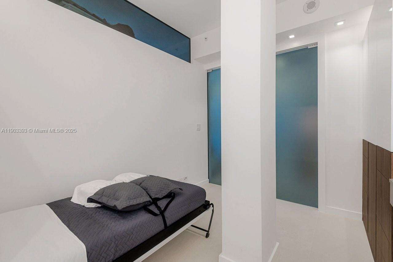 Roney Palace Unit #PH20 | Picture 23