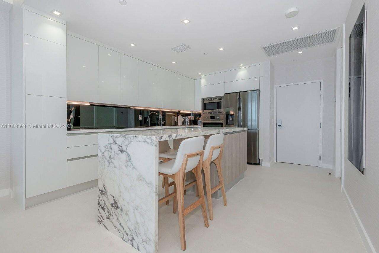 Roney Palace Unit #PH20 | Picture 6