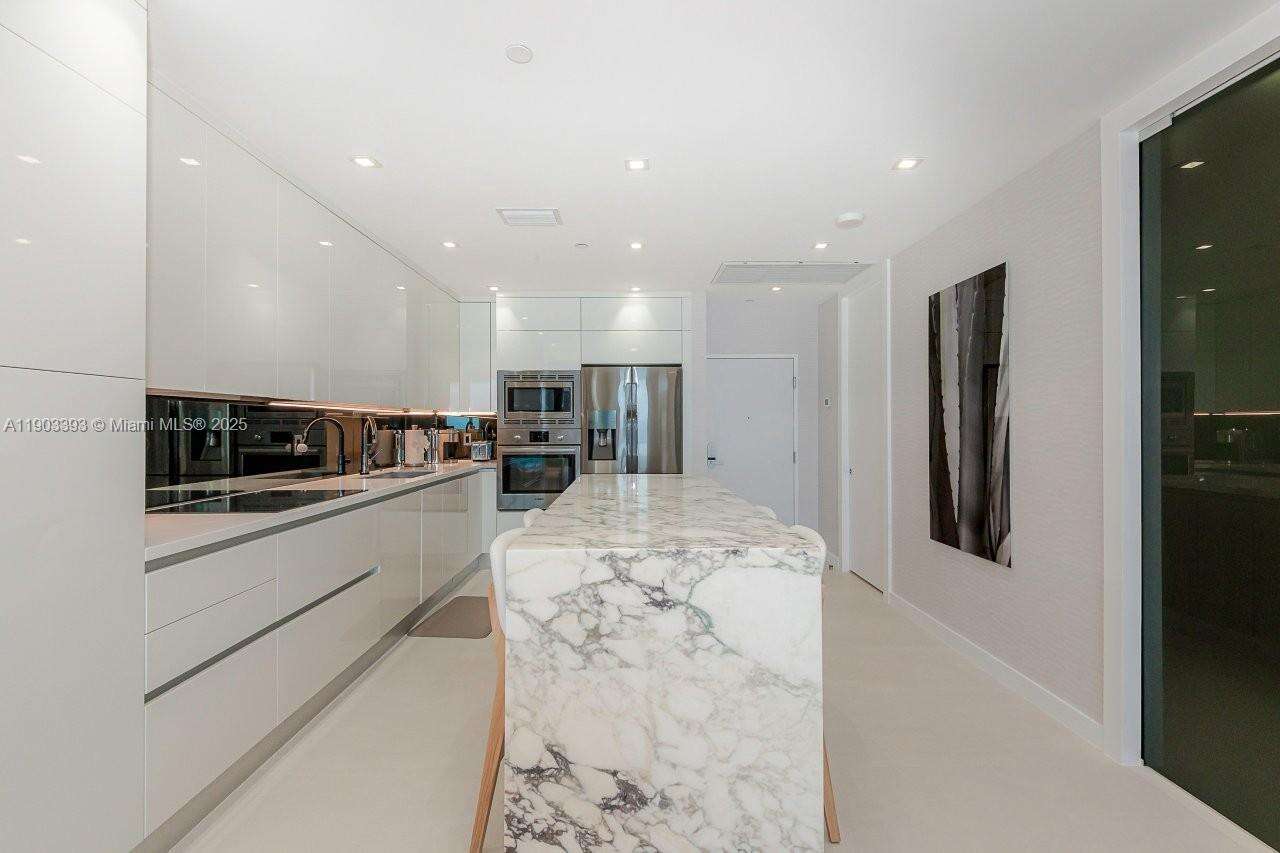 Roney Palace Unit #PH20 | Picture 7