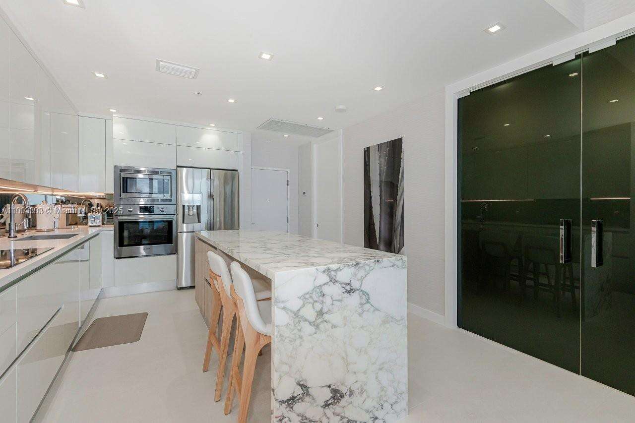 Roney Palace Unit #PH20 | Picture 8