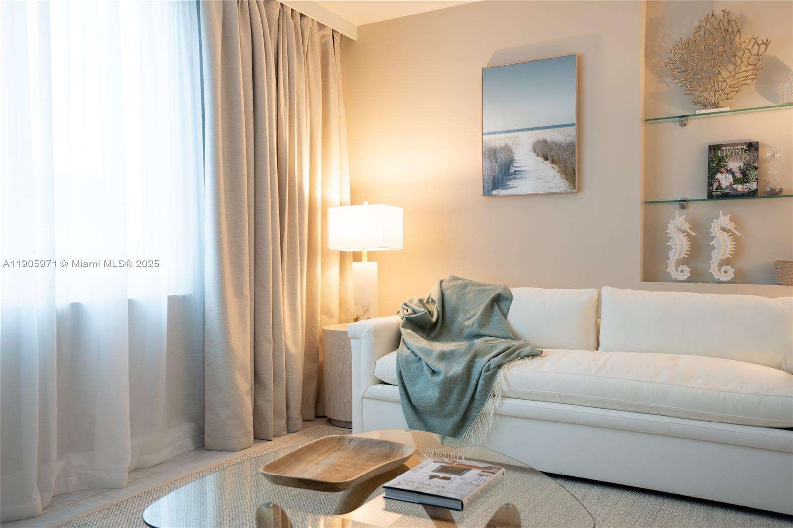 Roney Palace Unit #836 | Picture 3