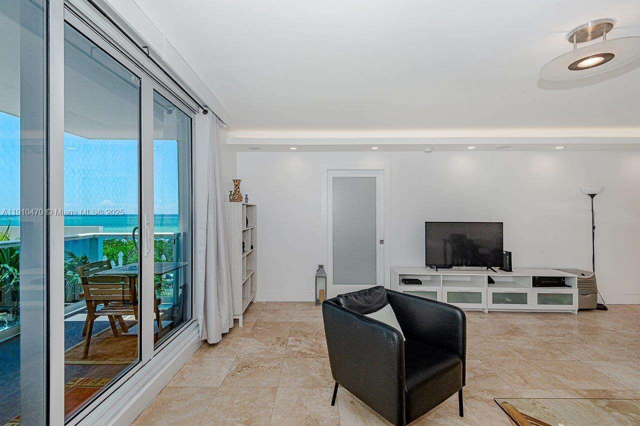 Roney Palace Unit #310 | Picture 7