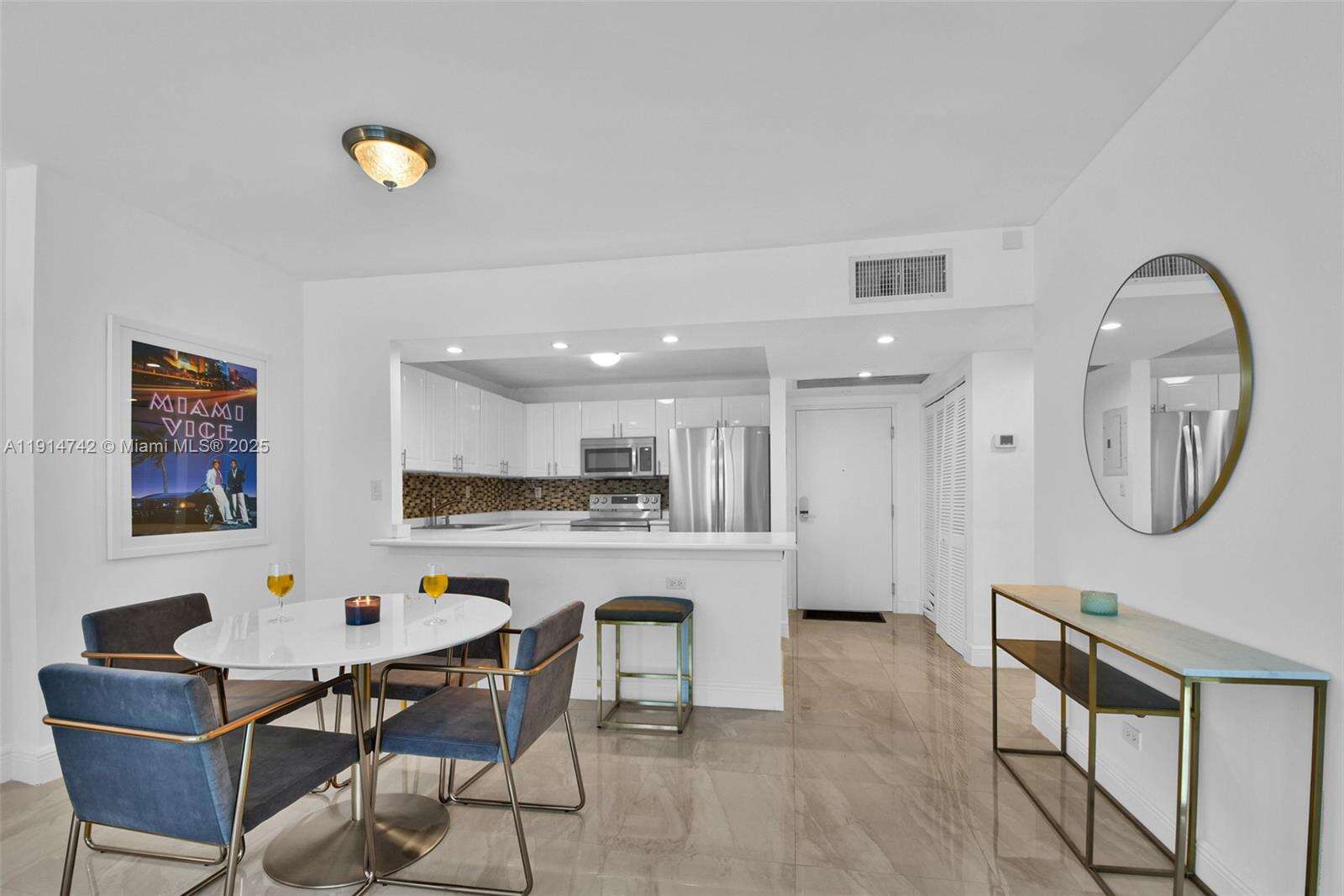 Roney Palace Unit #1002 | Picture 3