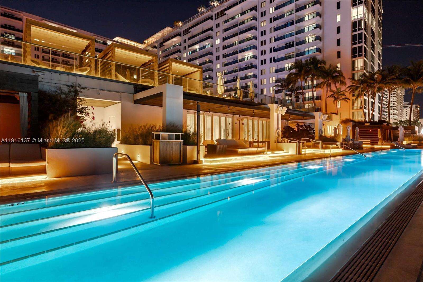 Roney Palace Unit #1432 | Picture 16