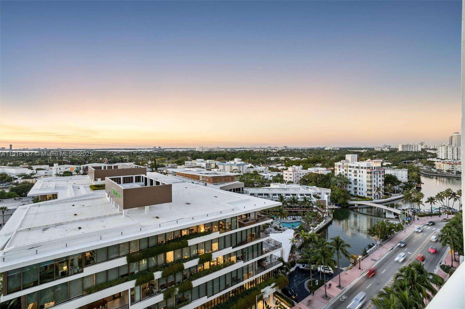 Roney Palace Unit #1432 | Picture 23