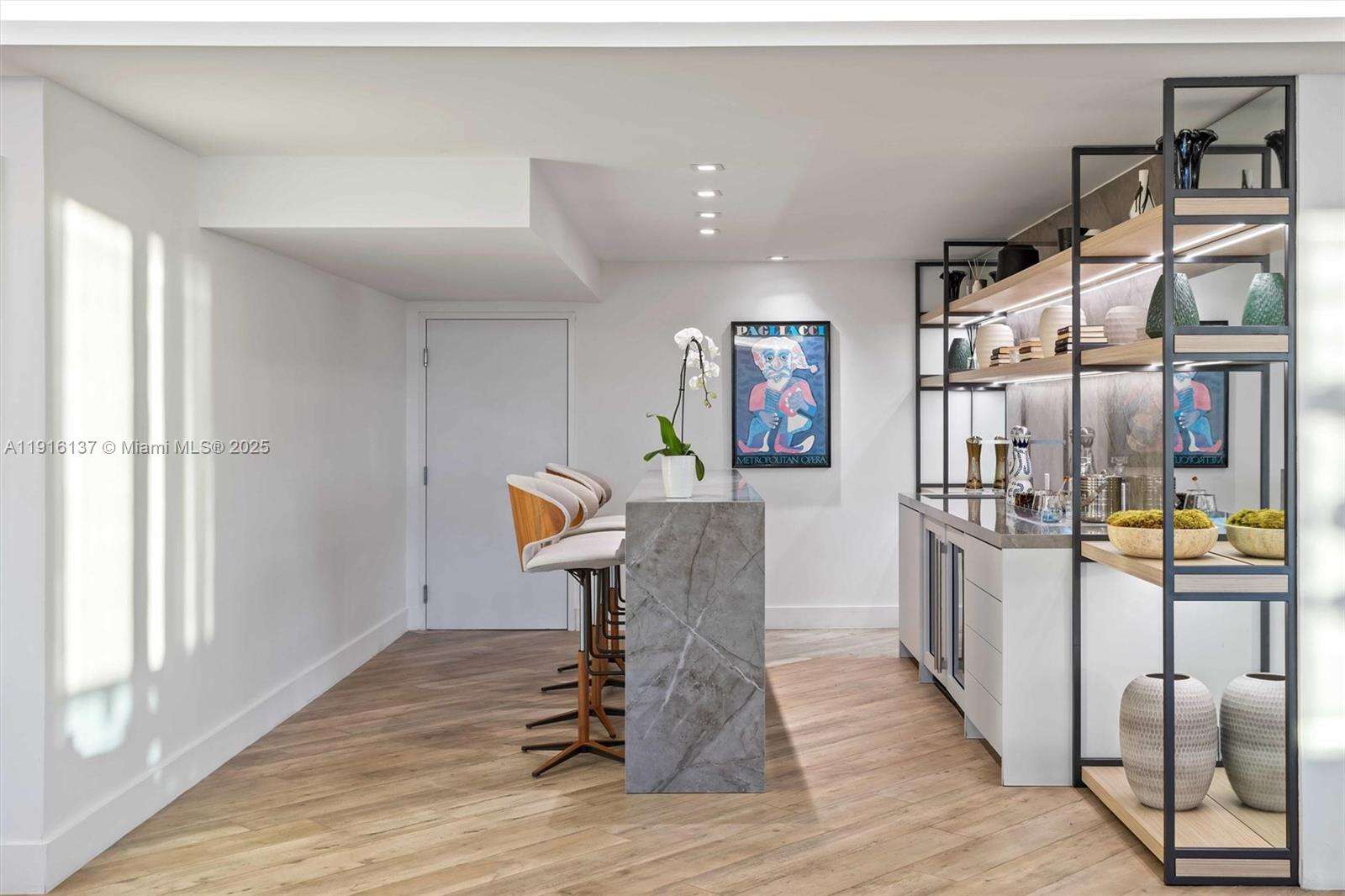 Roney Palace Unit #1432 | Picture 45