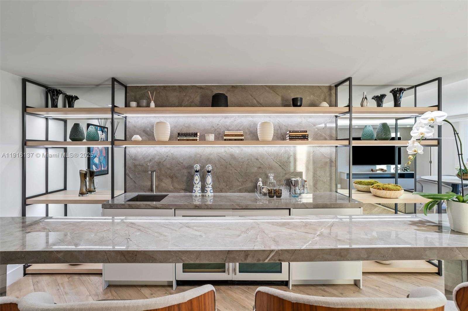 Roney Palace Unit #1432 | Picture 47