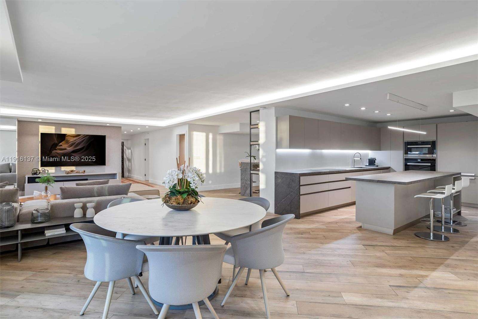 Roney Palace Unit #1432 | Picture 53