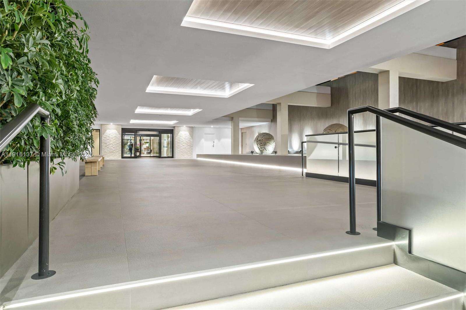 Roney Palace Unit #1432 | Picture 10