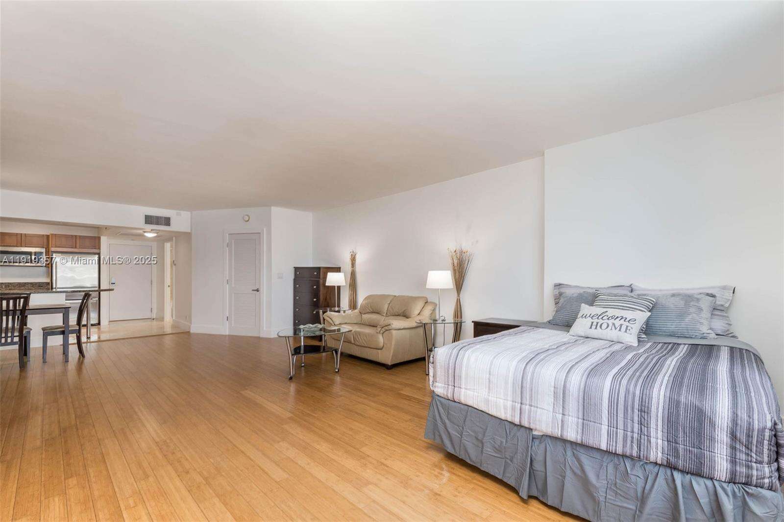 Roney Palace Unit #1512 | Picture 12