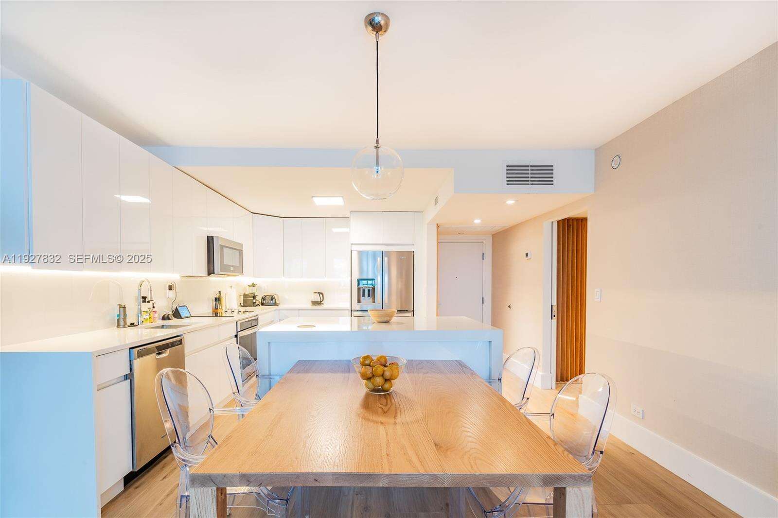 Roney Palace Unit #719 | Picture 2