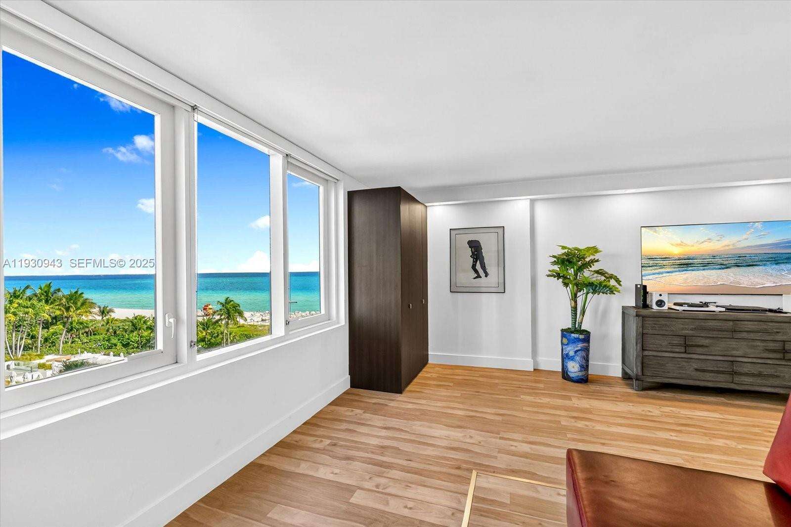 Roney Palace Unit #714 | Picture 3