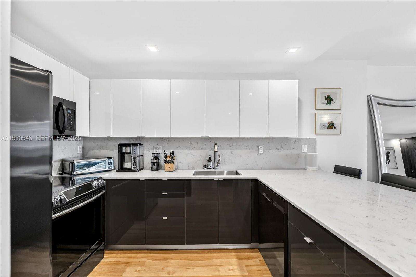 Roney Palace Unit #714 | Picture 8