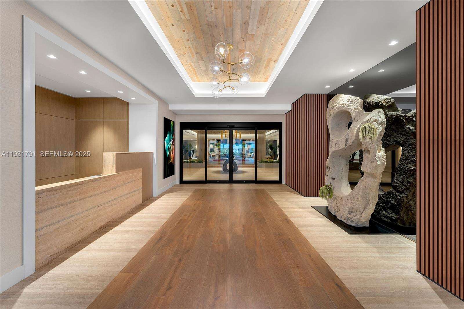 Roney Palace Unit #529 | Picture 12