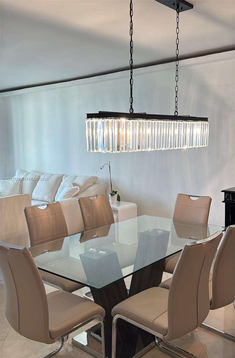 Roney Palace Unit #1025 | Picture 6