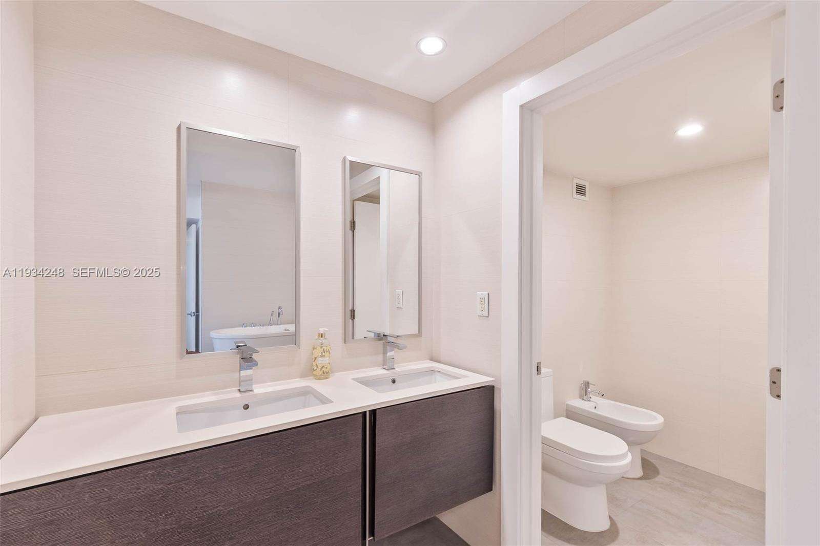 Roney Palace Unit #507 | Picture 18